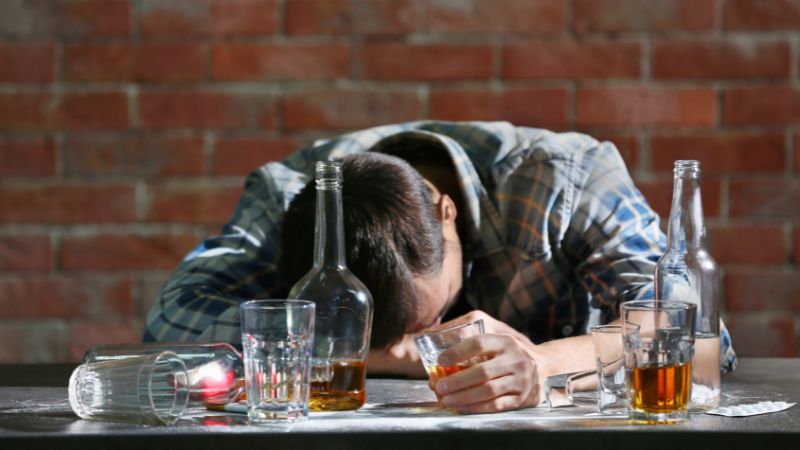 Những Lưu Ý Quan Trọng Để Giữ Gìn Sức Khỏe Sau Khi Tàn Tiệc